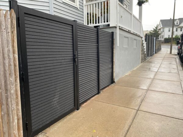 COMPOSITE FENCE SLATE BLACK