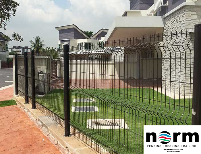 Atlanta wire fencing solution with privacy slats for commercial properties