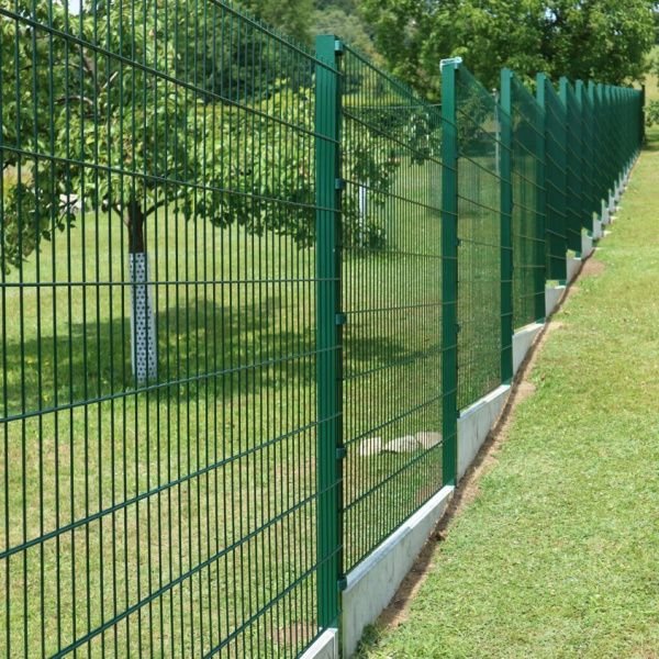 Commercial Wire Panel Fence - 6ft by 8ft - Image 5